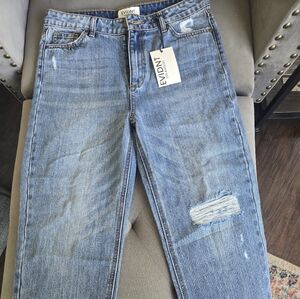BNWT Evidnt LA "Malibu Girlfriend " denim, size 28, cropped, distressed.